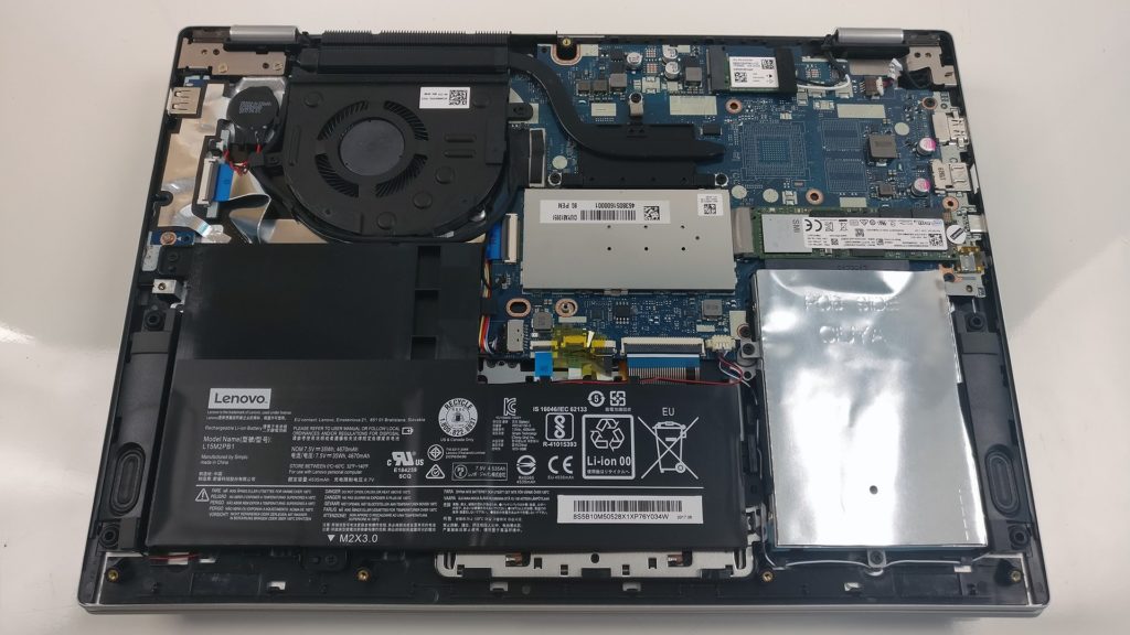 Interior completo de Lenovo Yoga 520 o Flex 5