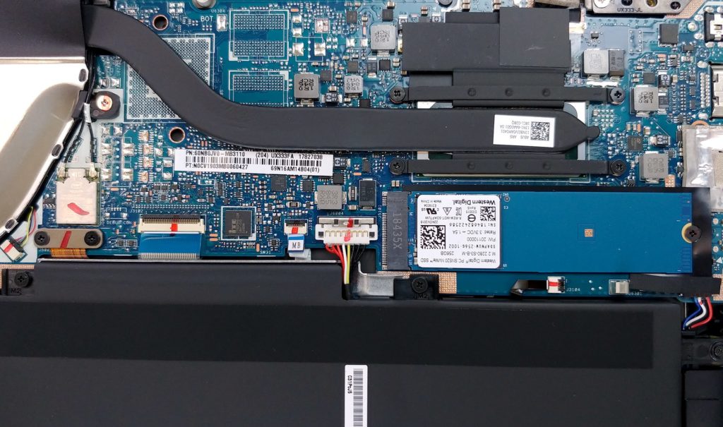 SSD M.2 PCIe instalado en ASUS ZenBook 13 UX333